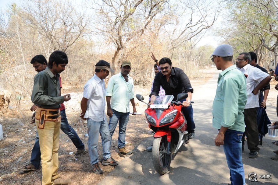Dhanalakshmi Thalupu Thadithe